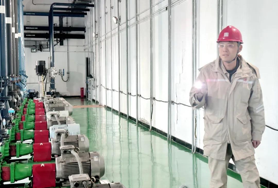 1713767639234046112.jpg 4蔚.jpg