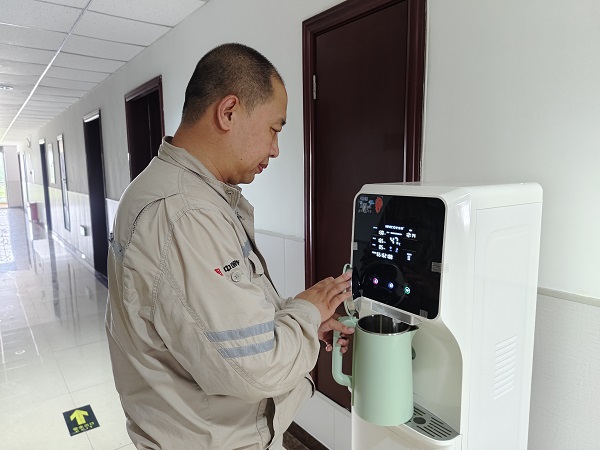 1726044450396058609.jpg 裴紫峰攝2.jpg